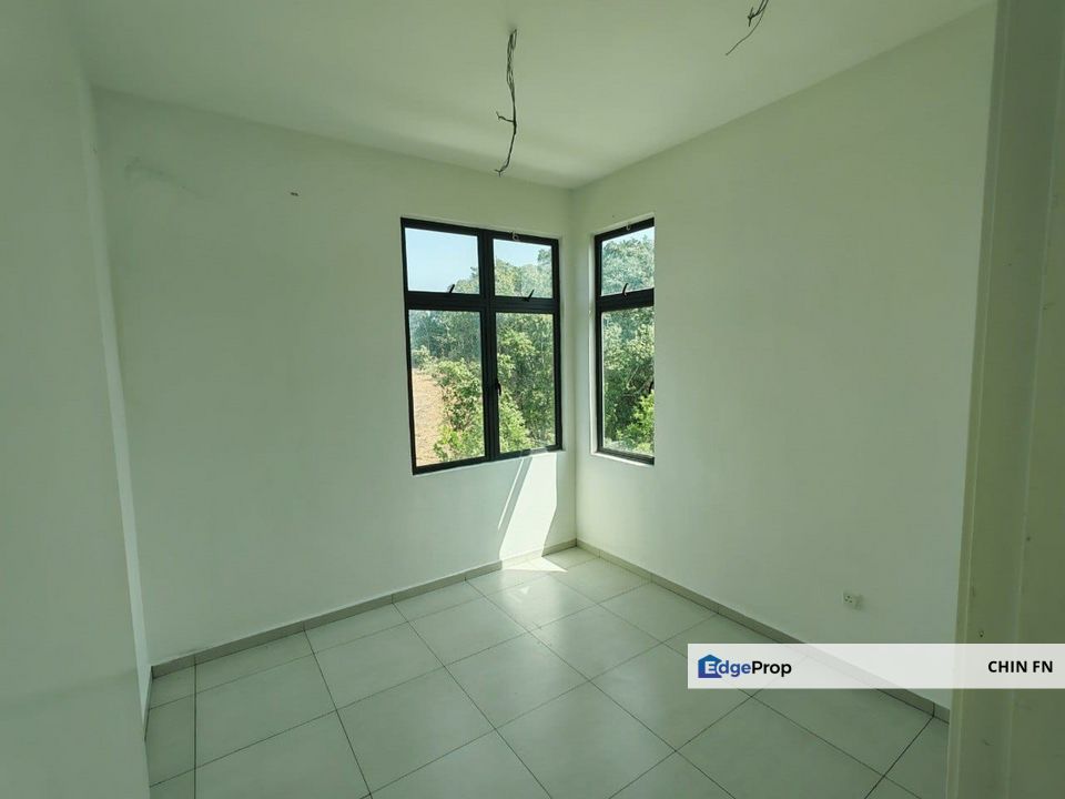 Below Value 23% Less MV RM180K Corner Semi D Vista Kirana Ayer Keroh, Melaka, Ayer Keroh
