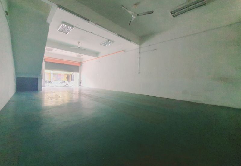 High Traffic Population Ground Floor Pusat Niaga Bukit Baru Utama Melaka