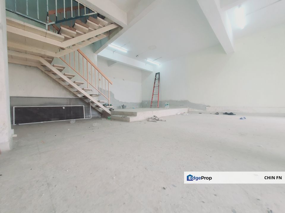 Half Way Renovated 2 Sty Terrace Big Size Perkota Bukit Baru Infineon Melaka, Melaka, Batu Berendam