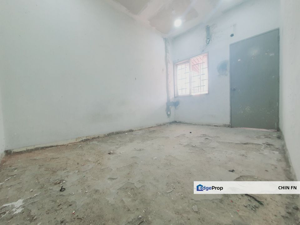 Half Way Renovated 2 Sty Terrace Big Size Perkota Bukit Baru Infineon Melaka, Melaka, Batu Berendam