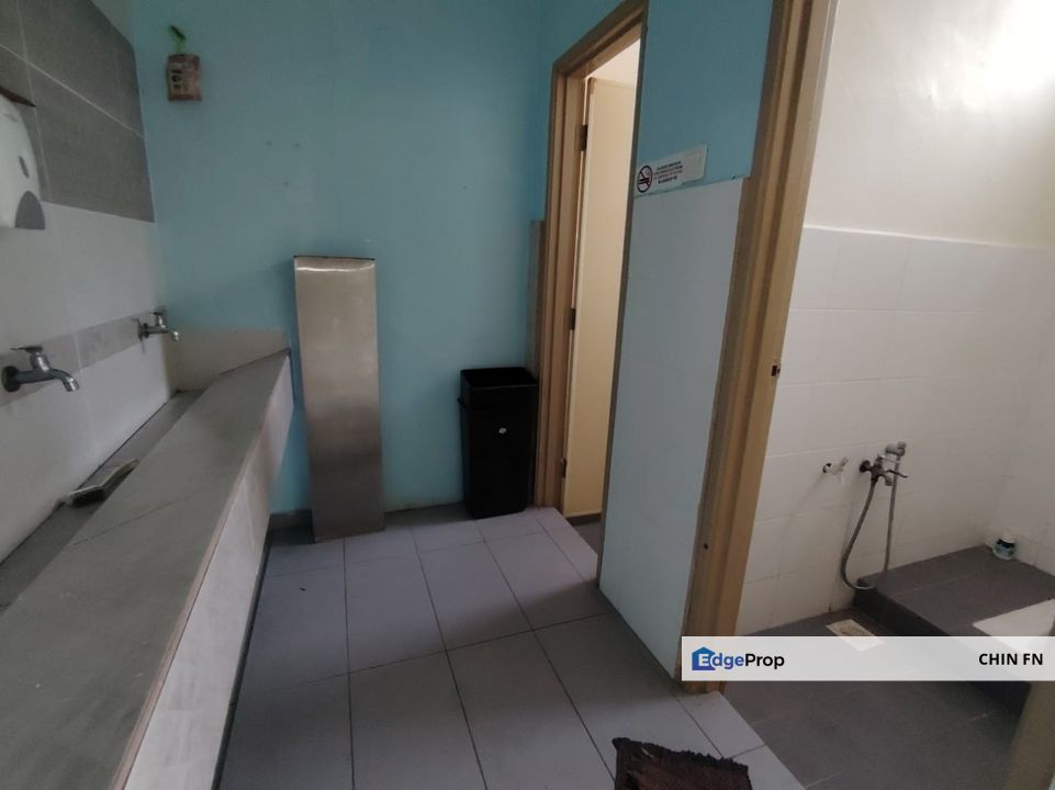 Ground Floor Shop Opposite UNIQLO Limbongan Jaya Kota Syahbandar Melaka, Melaka, Klebang