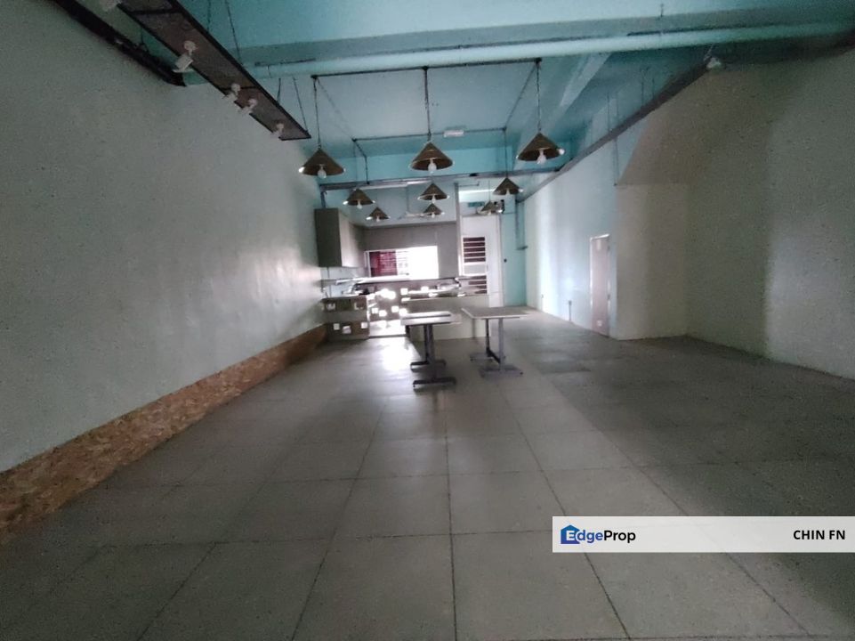 Ground Floor Shop Opposite UNIQLO Limbongan Jaya Kota Syahbandar Melaka, Melaka, Klebang