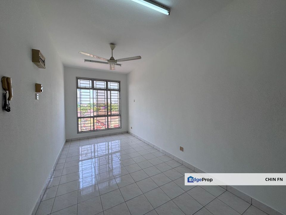 Freehold Town Area Good Investment Low Price Mata Kucing Peringgit , Melaka, Melaka Tengah