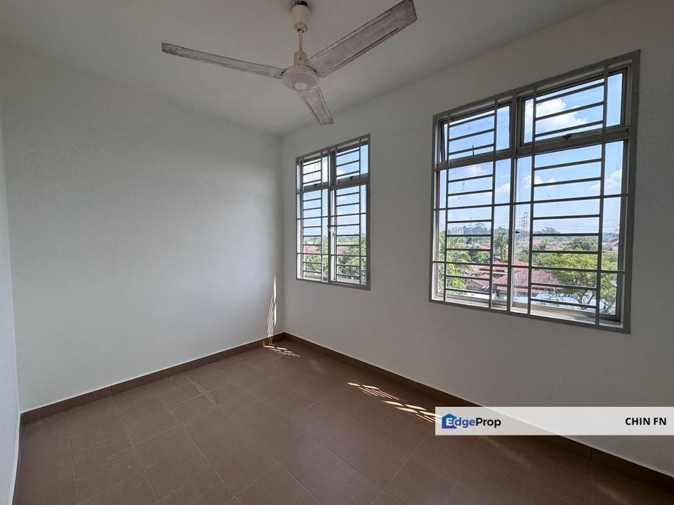 Freehold Town Area Good Investment Low Price Mata Kucing Peringgit , Melaka, Melaka Tengah