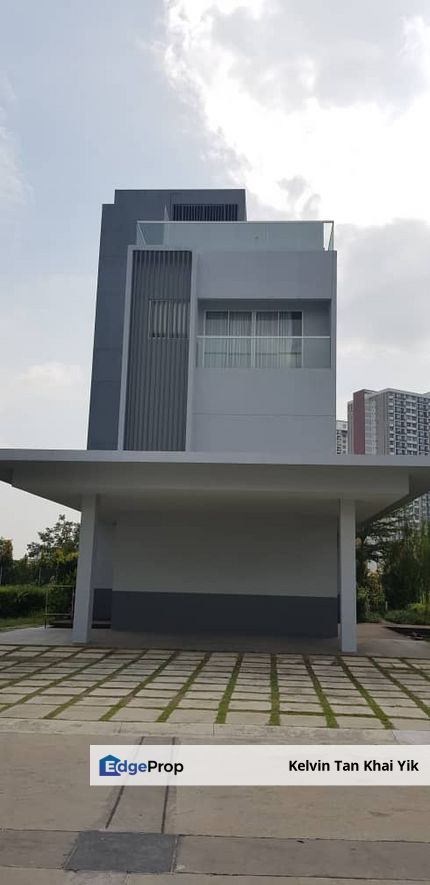 Lakefront villa bungalow with pool @ cyberjaya , Selangor, Cyberjaya