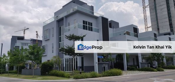 Lakefront villa bungalow corner @ cyberjaya , Selangor, Cyberjaya