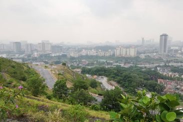 Gated - KLCC view, Freehold, KL address [11000sf]
