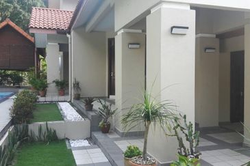 Mutiara Damansara - gated, pool, large garden