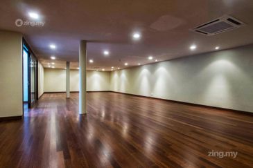 Twin Bungalow (Park 10-15 cars, Guardhouse) 