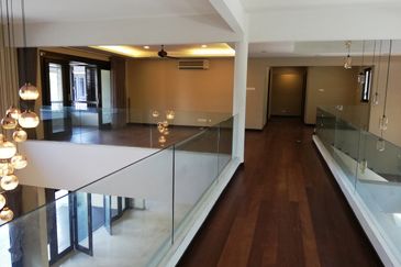 Twin Bungalow (Park 10-15 cars, Guardhouse) 