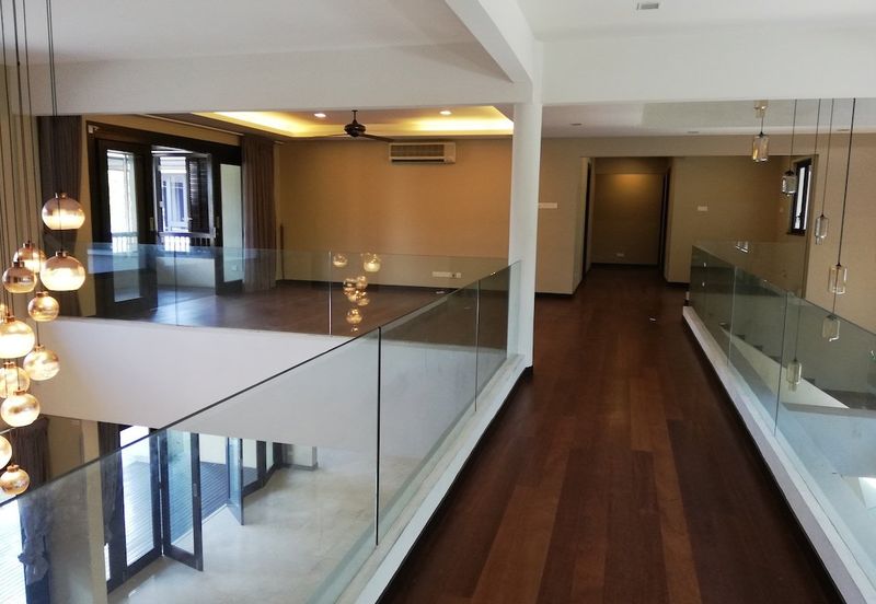 Twin Bungalow (Park 10-15 cars, Guardhouse) 