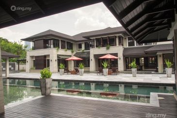 Twin Bungalow (Park 10-15 cars, Guardhouse) 