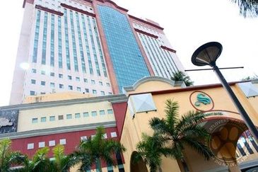 GOOD BUY! Summit USJ (582sf) - high traffic