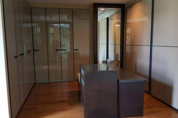 Kenny Hills - resort style home (16000sf land)