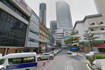 Medan Tuanku - with lift (near malls, monorail)