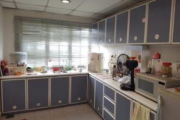 Medan Tuanku-3 adjoining lots wt lift (monorail)