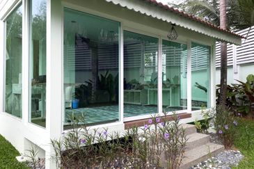 D'Villa Botany-gated, pool, furnished (12Ksf land)