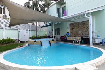 D'Villa Botany-gated, pool, furnished (12Ksf land)