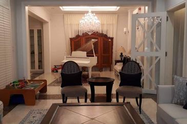 D'Villa Botany-gated, pool, furnished (12Ksf land)