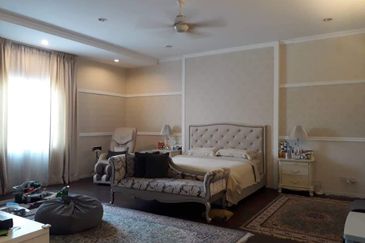 D'Villa Botany-gated, pool, furnished (12Ksf land)