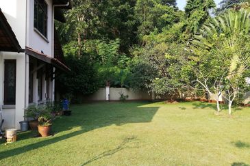 Damansara (15000sf) - Gated, 6 rooms, 5 carpark 