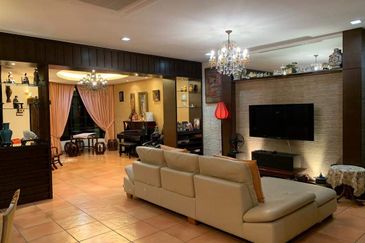 Tropicana Golf - 10000sf land, fish pond