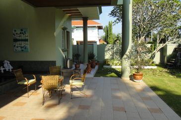 Tropicana Golf-Guarded, golf course view (10900sf)