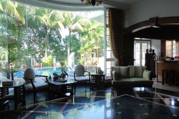 Tropicana Golf-Guarded, golf course view (10900sf)