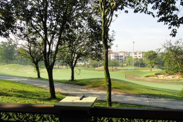 Tropicana Golf-Guarded, golf course view (10900sf)