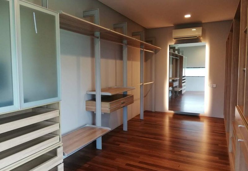 Ampang (Ukay) - Guarded road, freehold (tenanted)