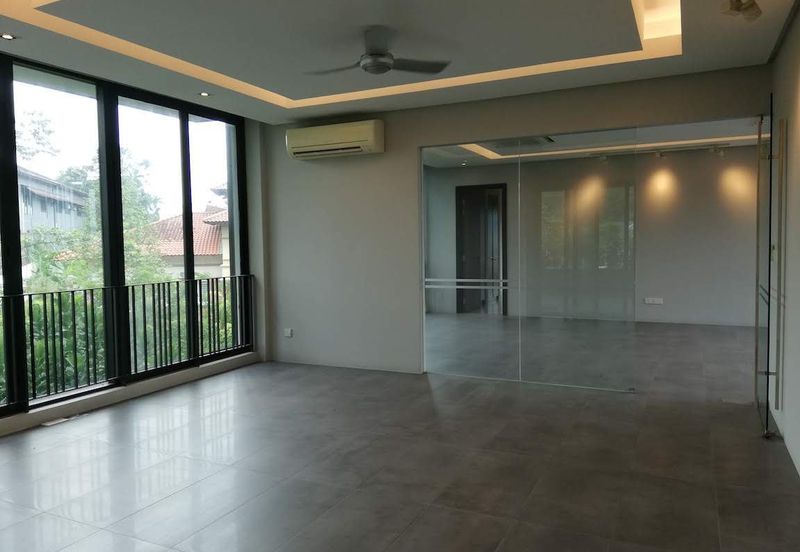 Ampang (Ukay) - Guarded road, freehold (tenanted)