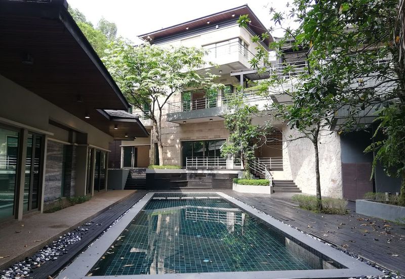 Kenny Hills- Luxury Twin Bungalow (27000sf land)