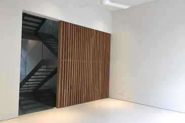 Edge of Uthant - gated, next to ISKL (4700sf)