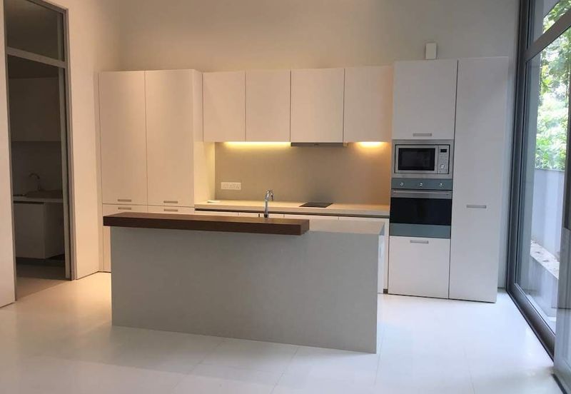 Edge of Uthant - gated, next to ISKL (4700sf)