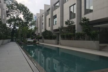 Edge of Uthant - gated, next to ISKL (4700sf)