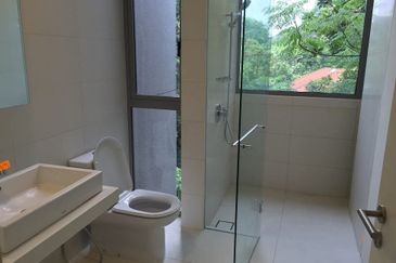 Edge of Uthant - gated, next to ISKL (4700sf)