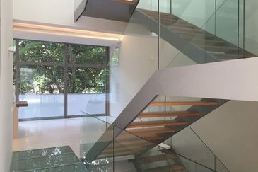 Edge of Uthant - gated, next to ISKL (4700sf)