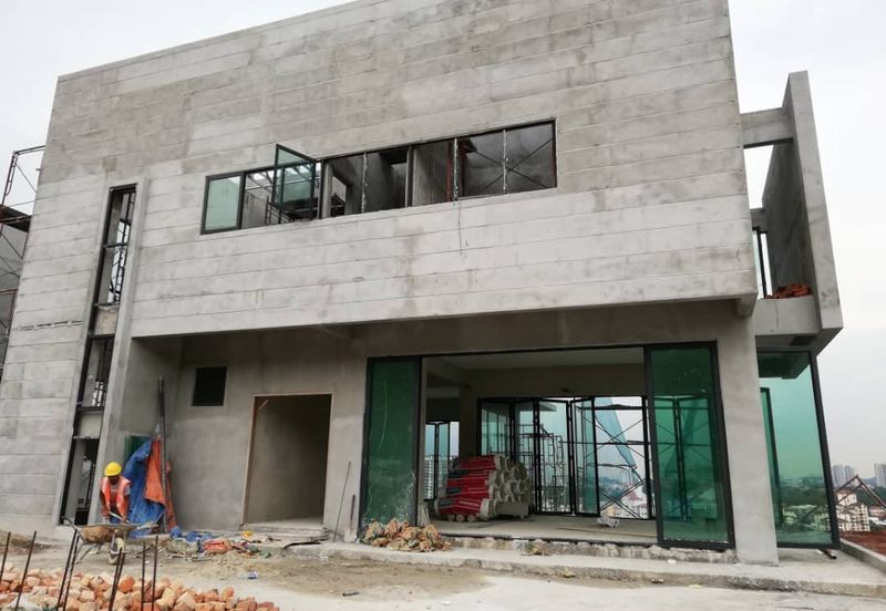 NEW - Gated, pool, nice view (Foreigners can buy)