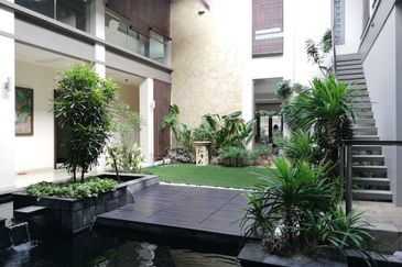 Tropicana Golf - golf view, courtyard home