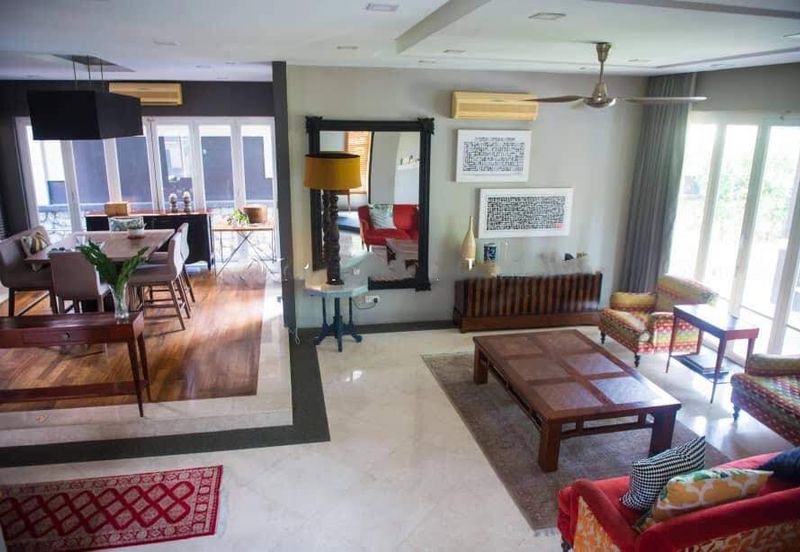 D'Villa - gated, tastefully renovated