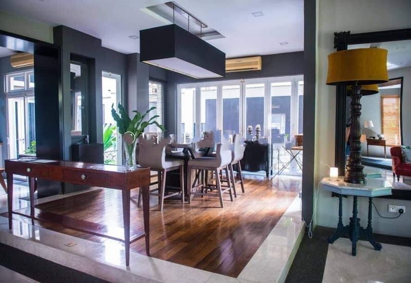 D'Villa - gated, tastefully renovated