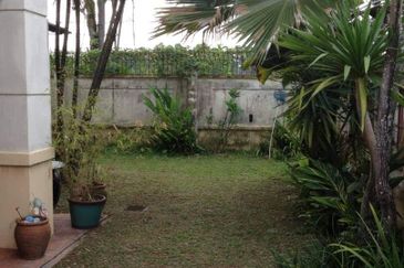 28 Residency - corner with large garden