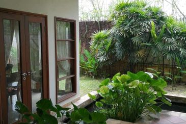 28 Residency - corner with large garden