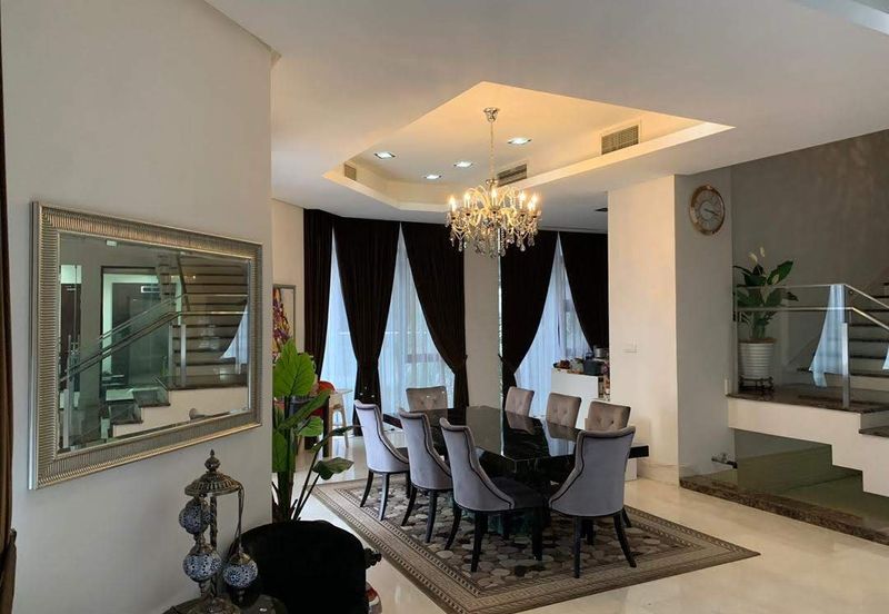 Gallery U-Thant - duplex, private pool and lift