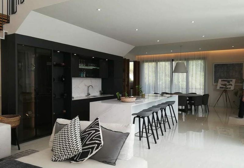 NEW-PJ, Gated, lift, pool (Foreigners can buy)