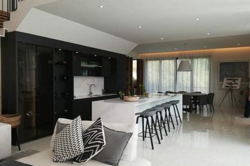 NEW-PJ, Gated, lift, pool (Foreigners can buy)