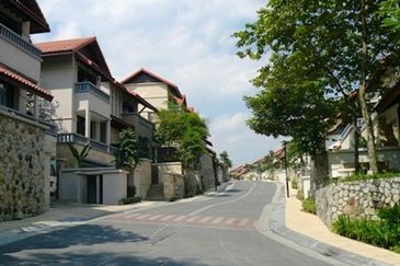 KIARAHILLS - GOOD BUY!! Gated, Type B 