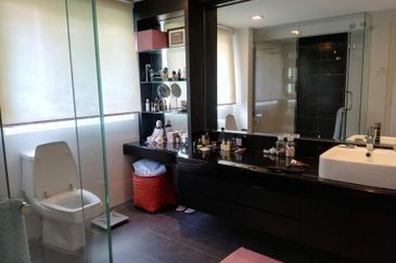 Damansara Heights - GUARDED, corner, nice garden