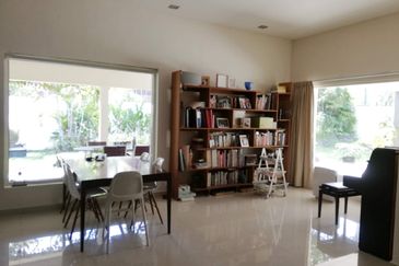 Damansara Heights - GUARDED, corner, nice garden