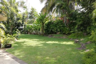 Damansara Heights - GUARDED, corner, nice garden